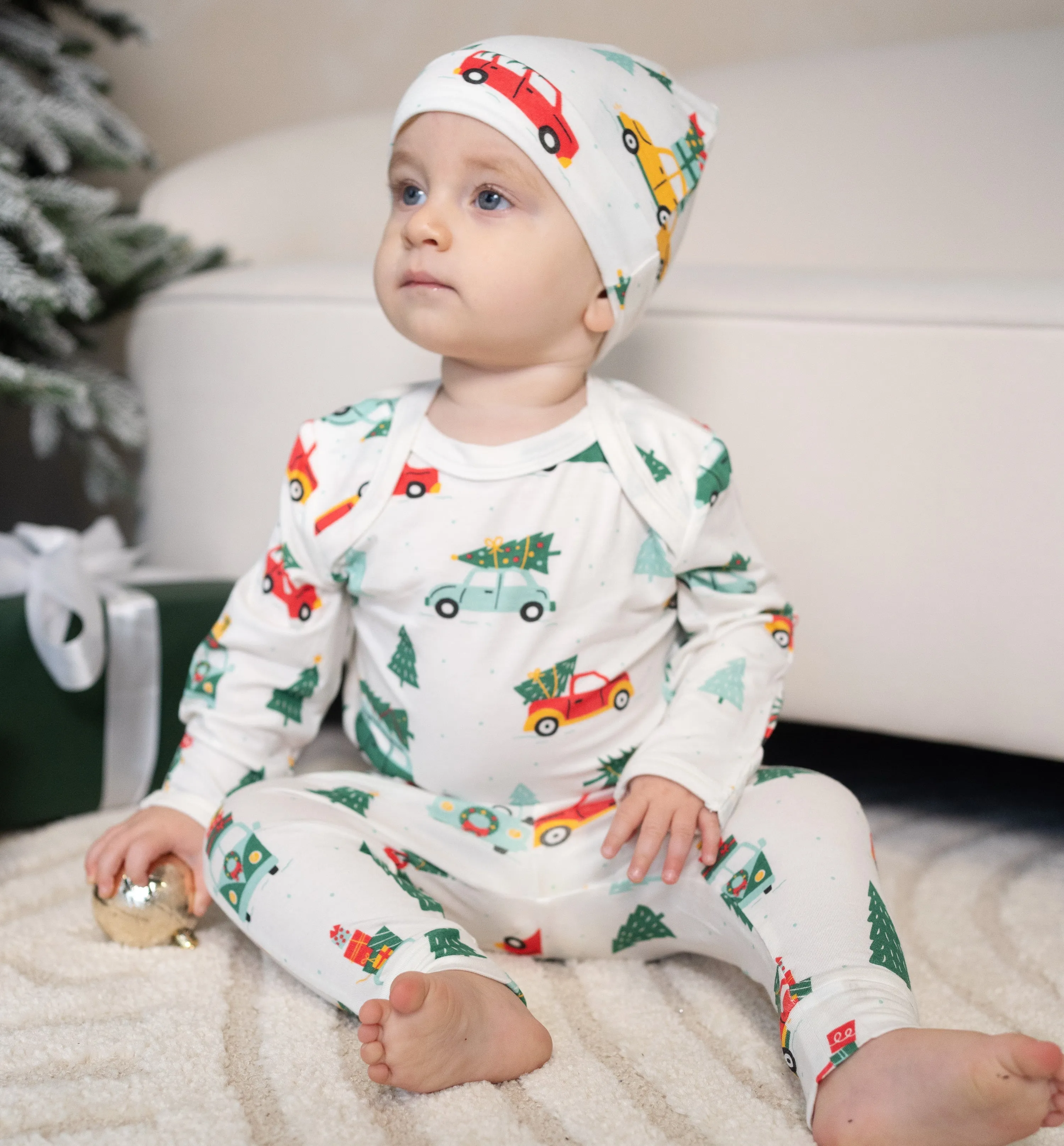 Bamboo Knot Hat (Jolly Christmas Car Print)