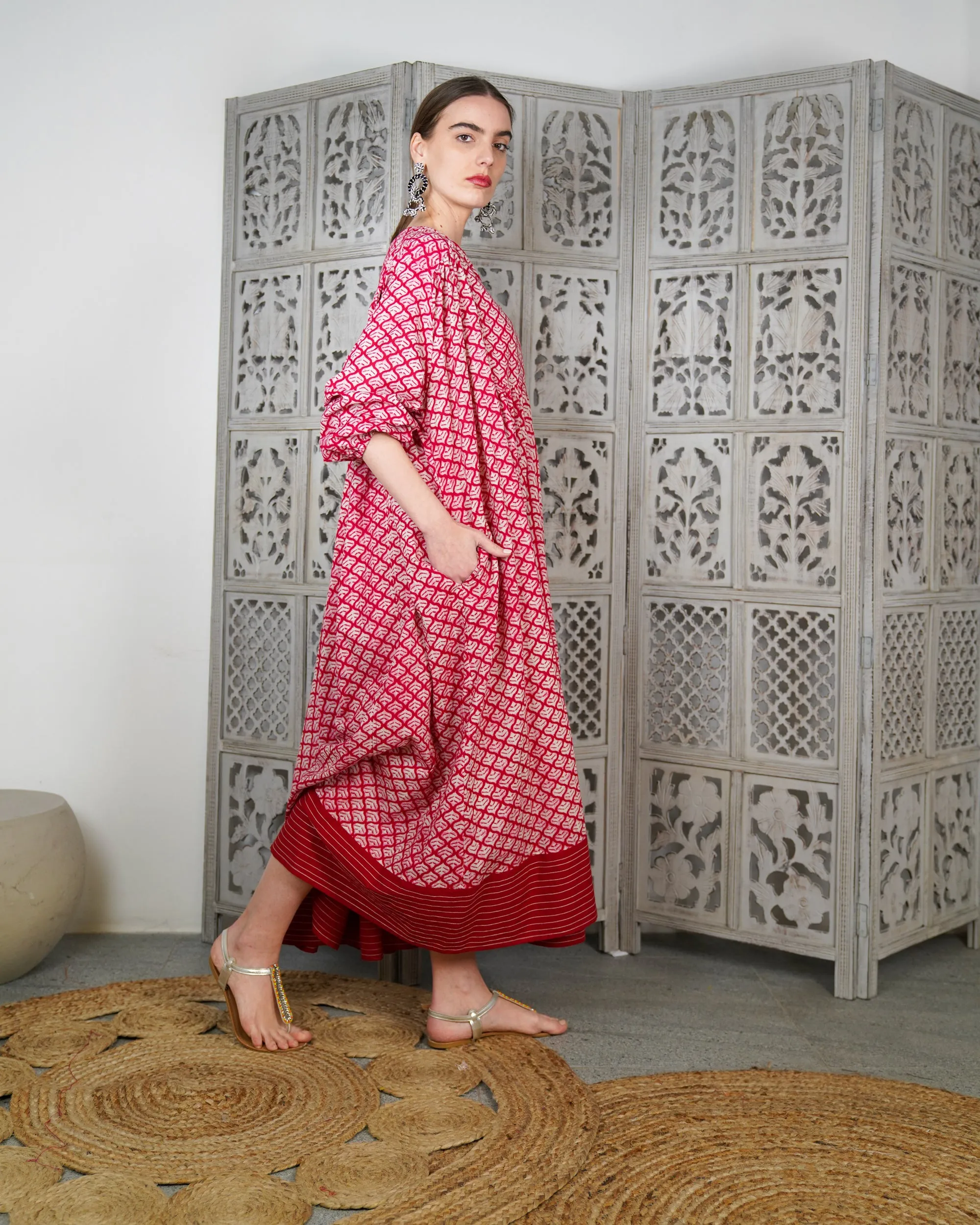 Embroidered v-neck with buttons and klosh design waist gathered with half quarter sleeves cotton kaftan 2616 - قفطان