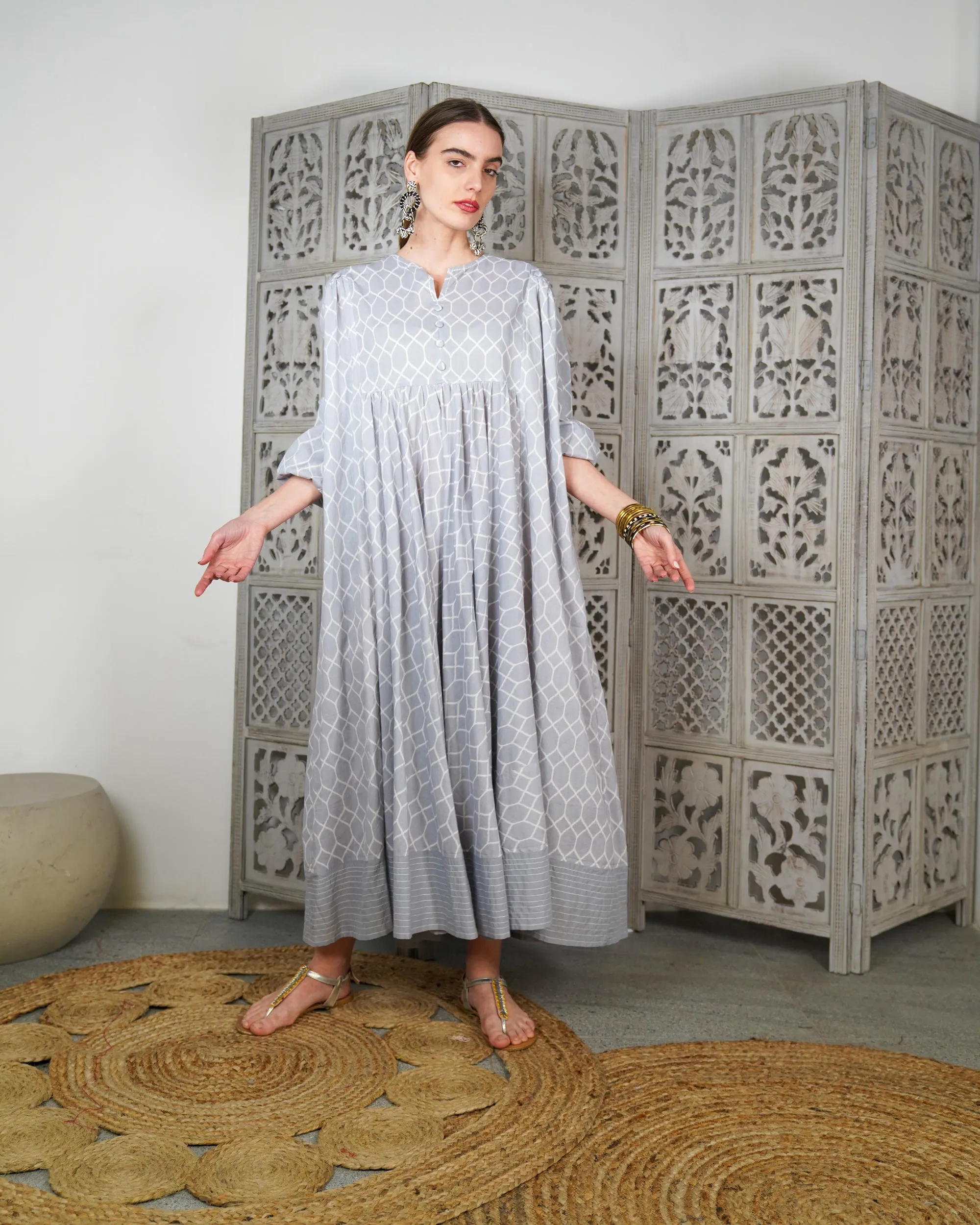 Embroidered v-neck with buttons and klosh design waist gathered with half quarter sleeves cotton kaftan 2616 - قفطان