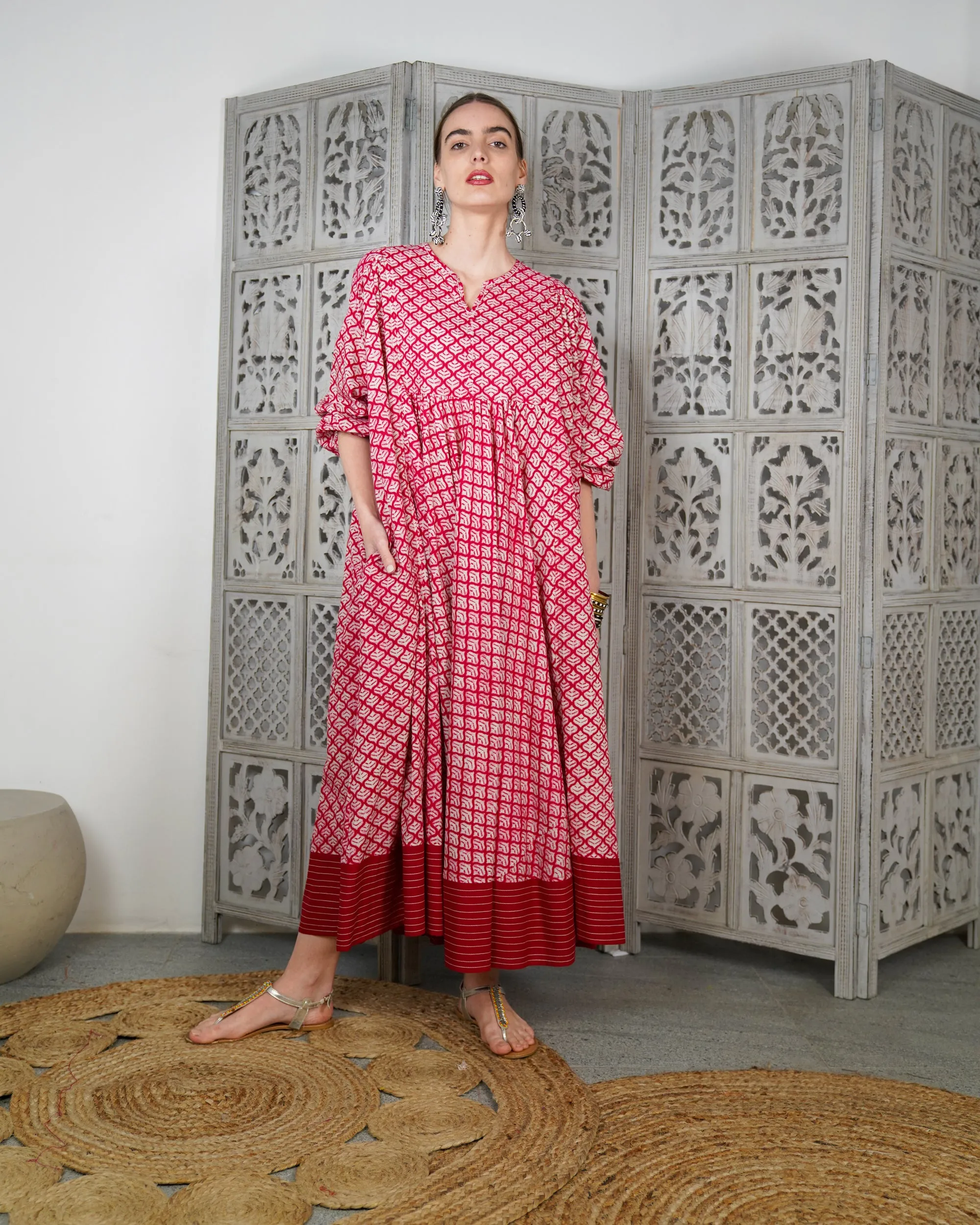 Embroidered v-neck with buttons and klosh design waist gathered with half quarter sleeves cotton kaftan 2616 - قفطان