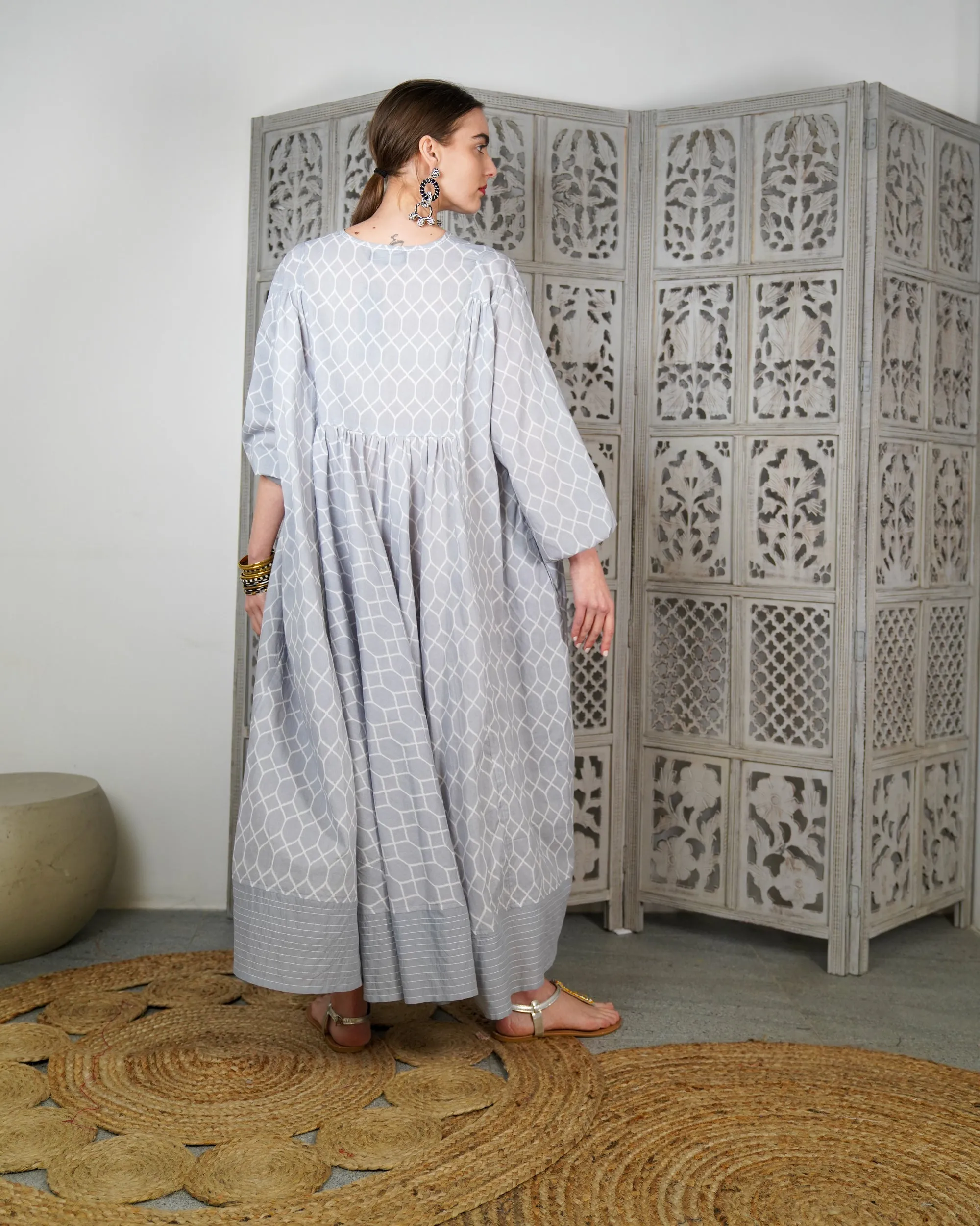 Embroidered v-neck with buttons and klosh design waist gathered with half quarter sleeves cotton kaftan 3046 - قفطان