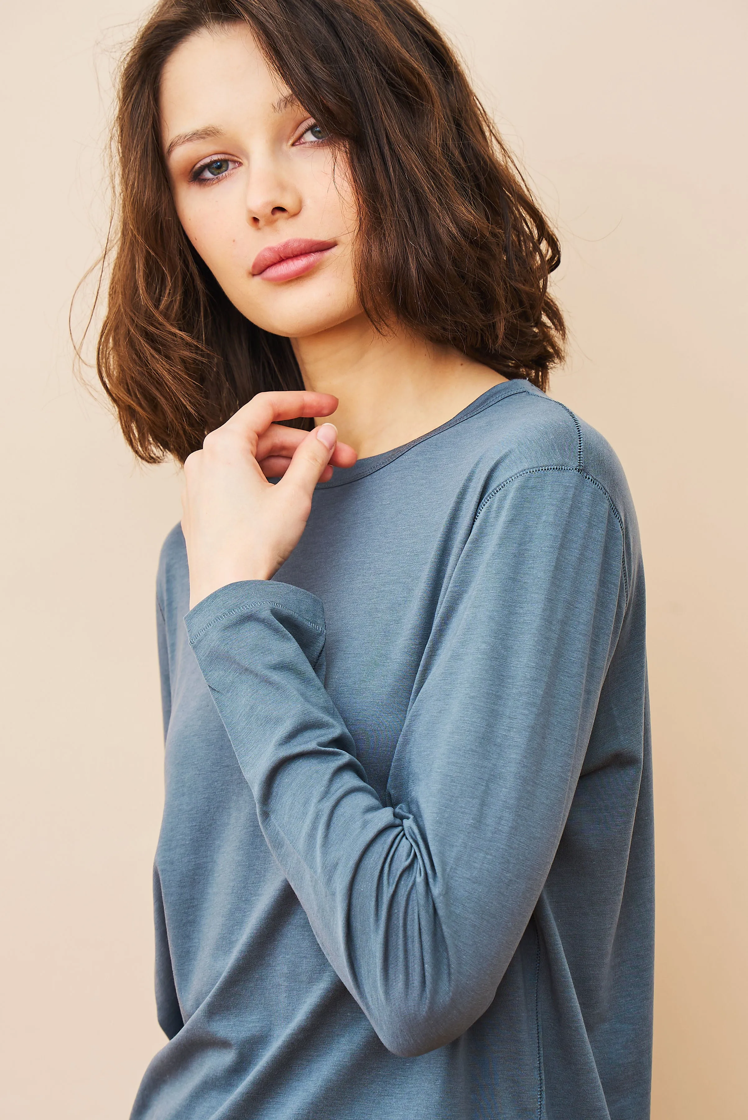 Lyocell Cotton Long Sleeve Semi Relaxed Crewneck in Gris Bleu