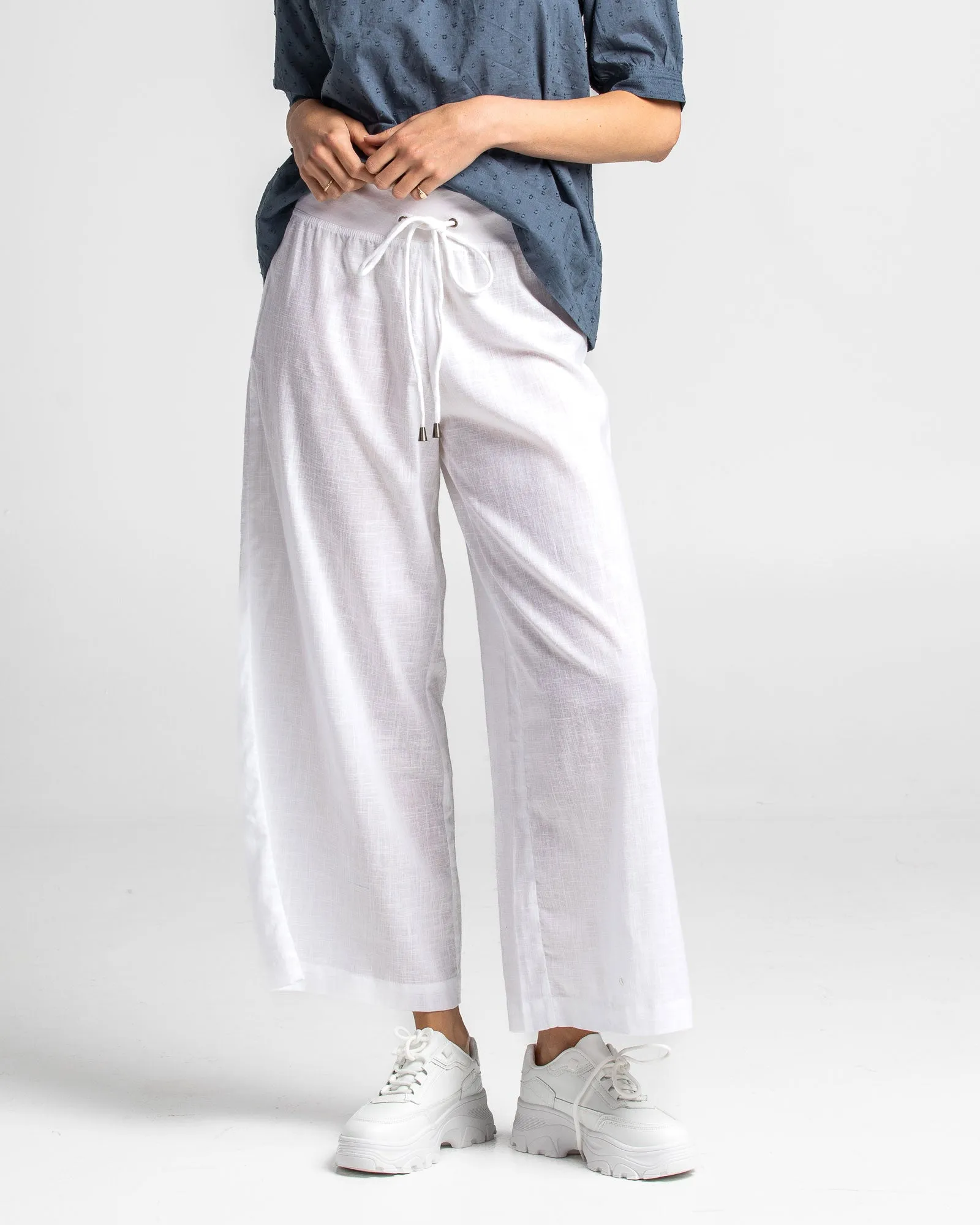 Ria Pant - White